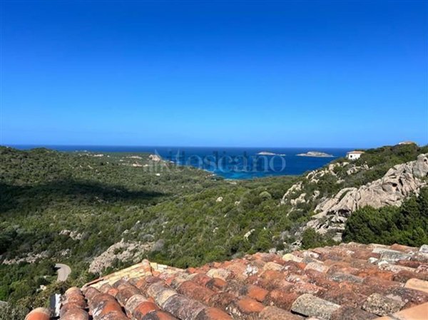 appartamento in vendita ad Arzachena in zona Pantogia