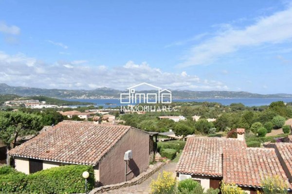 appartamento in vendita ad Arzachena in zona Baja Sardinia
