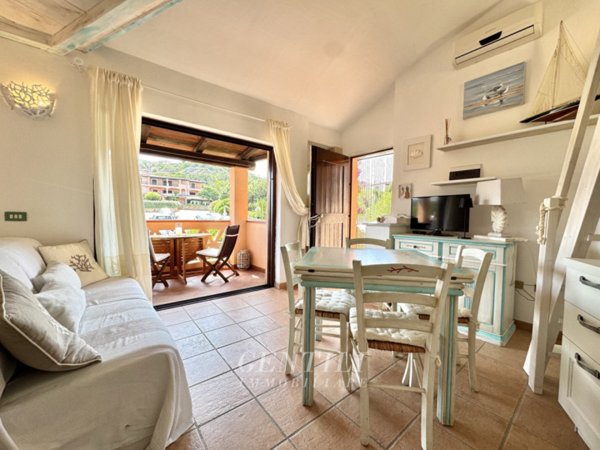 appartamento in vendita ad Arzachena in zona Baja Sardinia