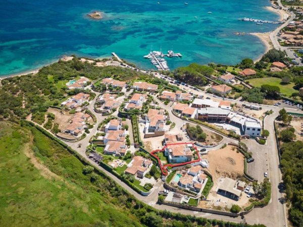 casa indipendente in vendita ad Arzachena in zona Cannigione