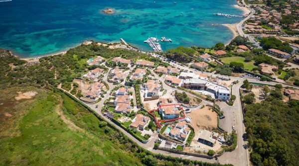 casa indipendente in vendita ad Arzachena in zona Cannigione