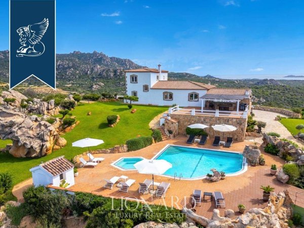 casa indipendente in vendita ad Arzachena in zona Porto Cervo