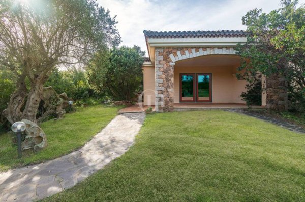 casa indipendente in vendita ad Arzachena