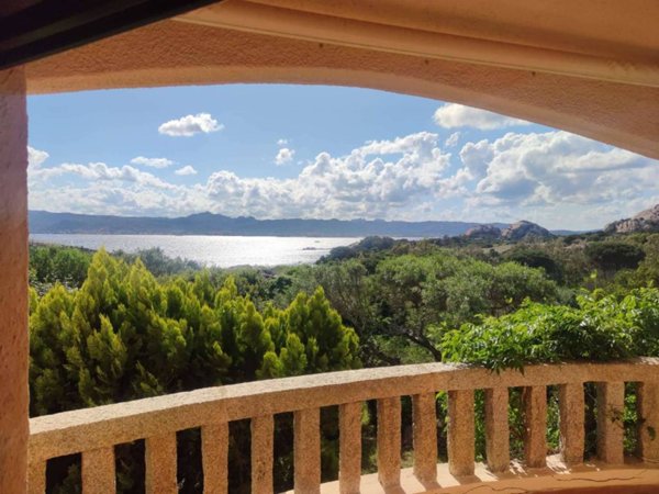casa indipendente in vendita ad Arzachena in zona Baja Sardinia
