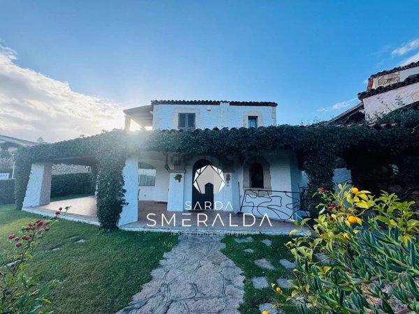 casa indipendente in vendita ad Arzachena in zona Cannigione