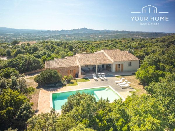 casa indipendente in vendita ad Arzachena in zona Porto Cervo