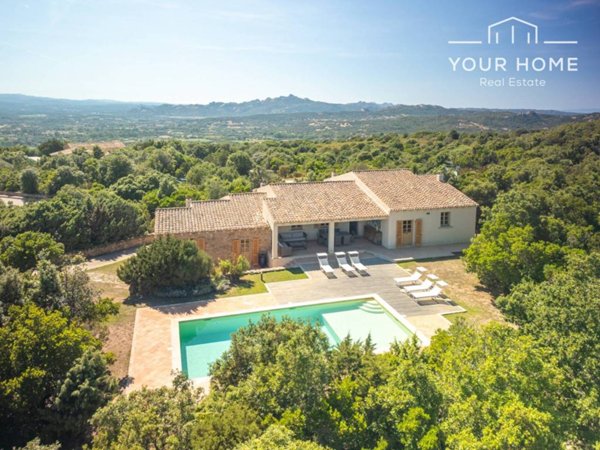 casa indipendente in vendita ad Arzachena in zona Porto Cervo