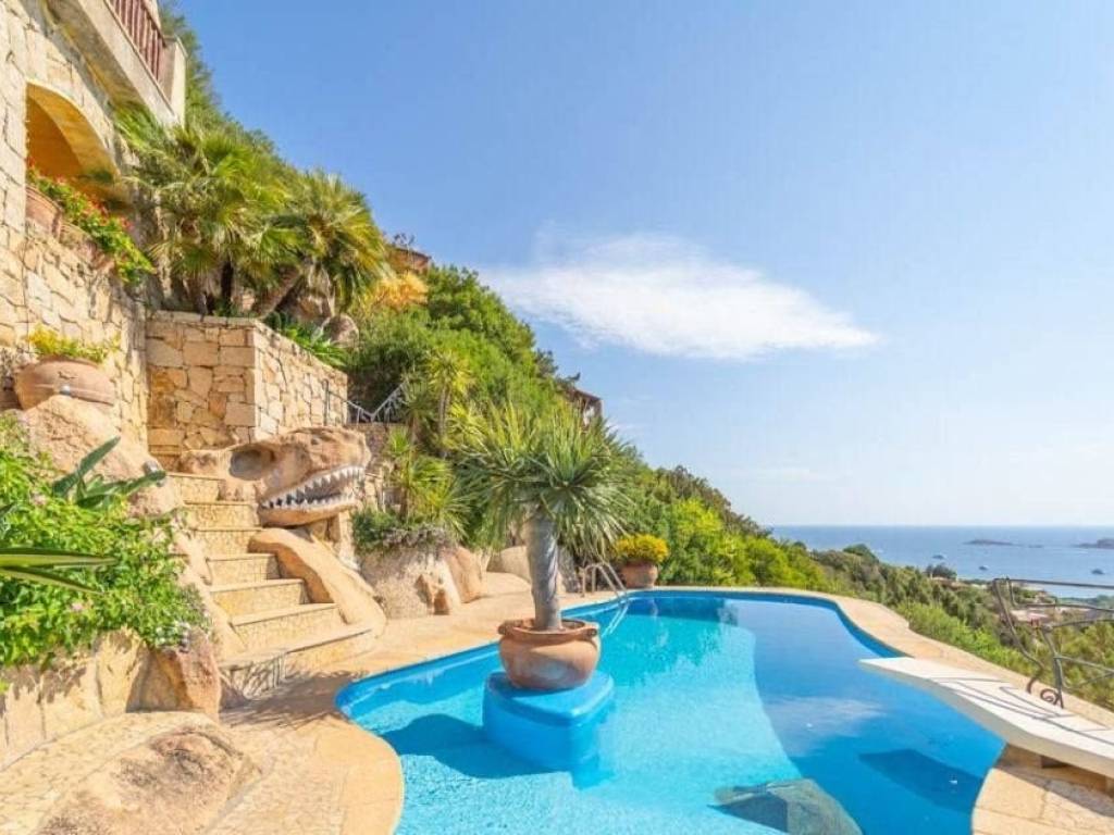 casa indipendente in vendita ad Arzachena in zona Porto Cervo
