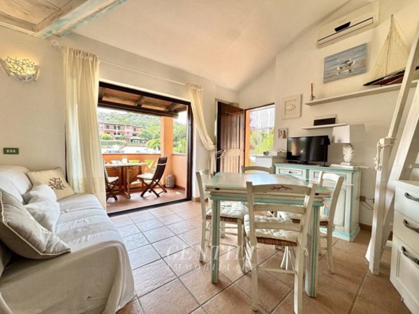 appartamento in vendita ad Arzachena in zona Baja Sardinia