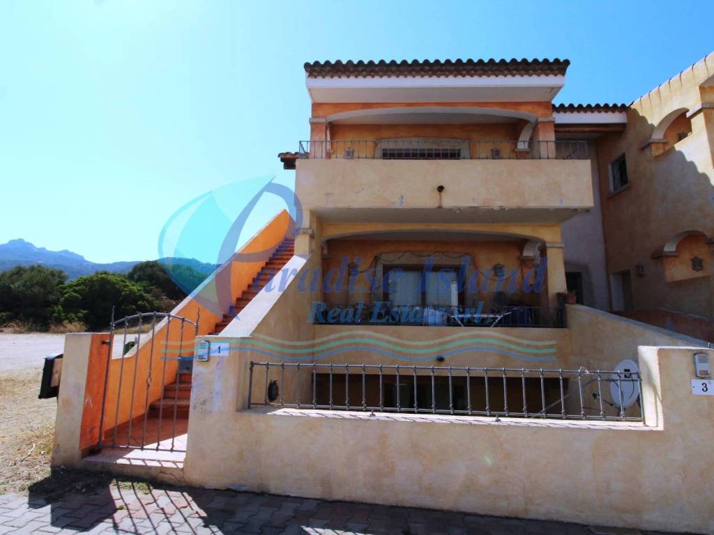 appartamento in vendita ad Arzachena in zona Cannigione