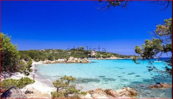 terreno edificabile in vendita ad Arzachena in zona Capriccioli