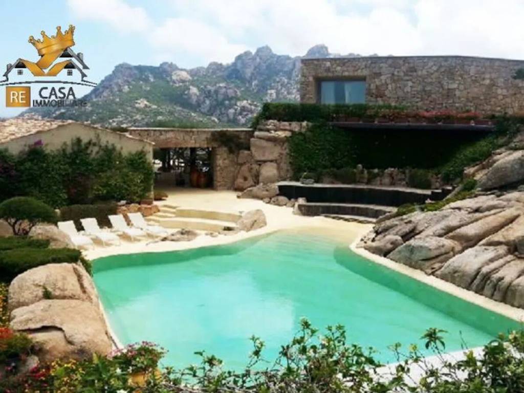 casa indipendente in vendita ad Arzachena