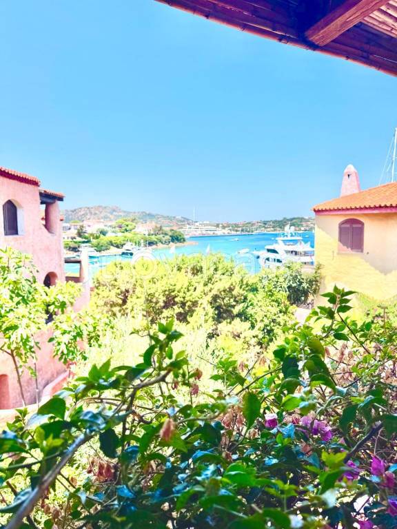 appartamento in vendita ad Arzachena in zona Porto Cervo