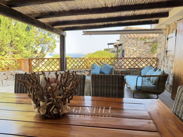 appartamento in vendita ad Arzachena in zona Baja Sardinia