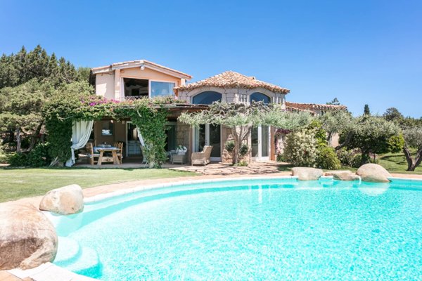 casa indipendente in vendita ad Arzachena in zona Porto Cervo