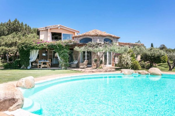casa indipendente in vendita ad Arzachena in zona Porto Cervo