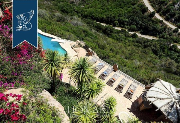 casa indipendente in vendita ad Arzachena in zona Porto Cervo