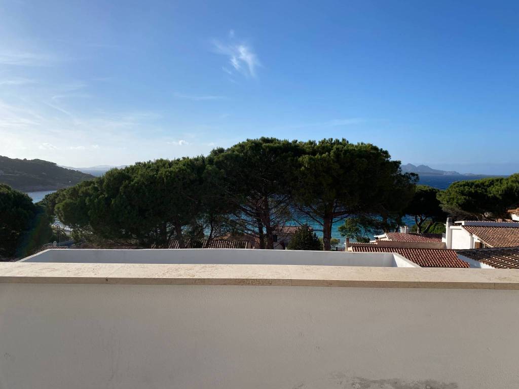 appartamento in vendita ad Arzachena in zona Baja Sardinia