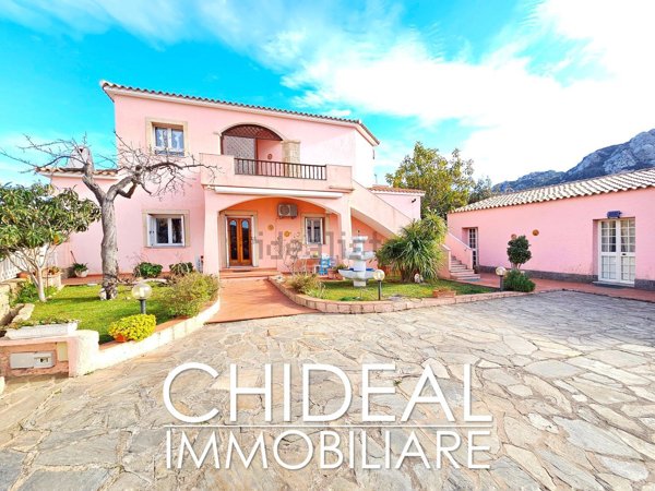 casa indipendente in vendita ad Arzachena in zona Porto Cervo