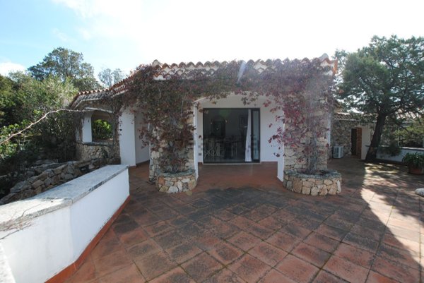 casa indipendente in vendita ad Arzachena in zona Baja Sardinia