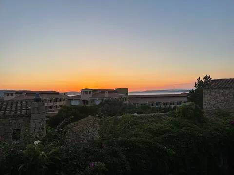 casa indipendente in vendita ad Arzachena in zona Baja Sardinia