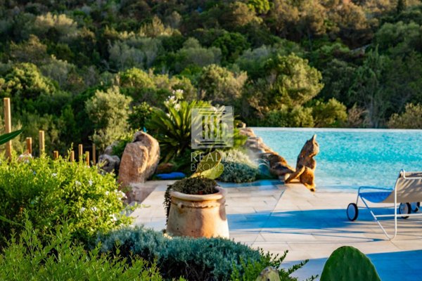 casa indipendente in vendita ad Arzachena in zona Porto Cervo