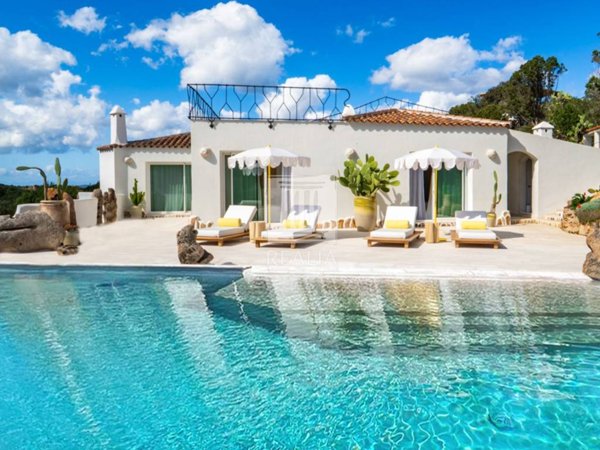 casa indipendente in vendita ad Arzachena in zona Porto Cervo