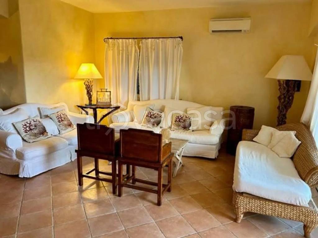 appartamento in vendita ad Arzachena