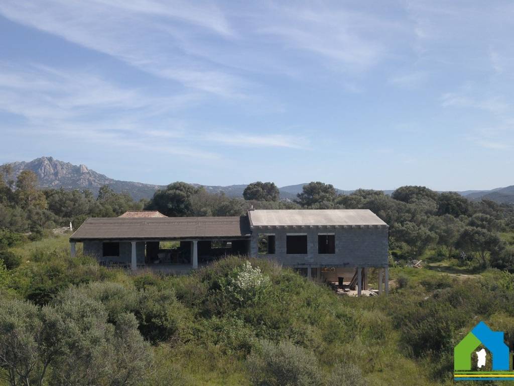 casa indipendente in vendita ad Arzachena in zona Cannigione