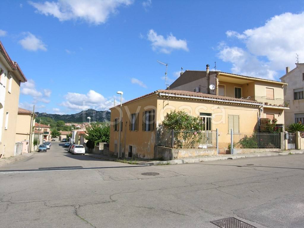 casa indipendente in vendita ad Arzachena