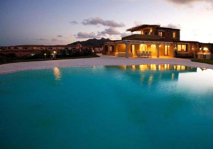 casa indipendente in vendita ad Arzachena in zona Porto Cervo