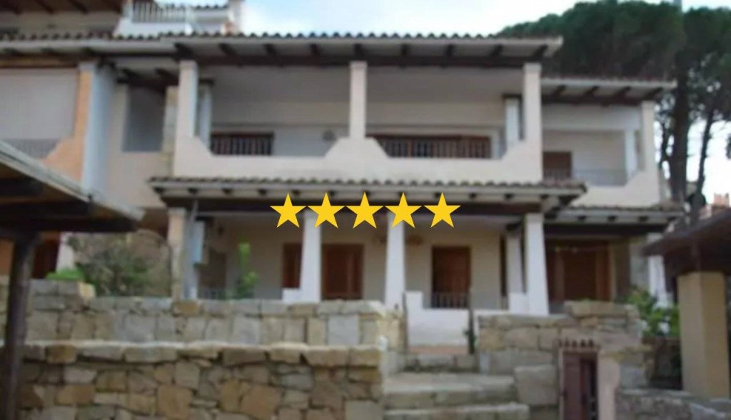 appartamento in vendita ad Arzachena in zona Baja Sardinia
