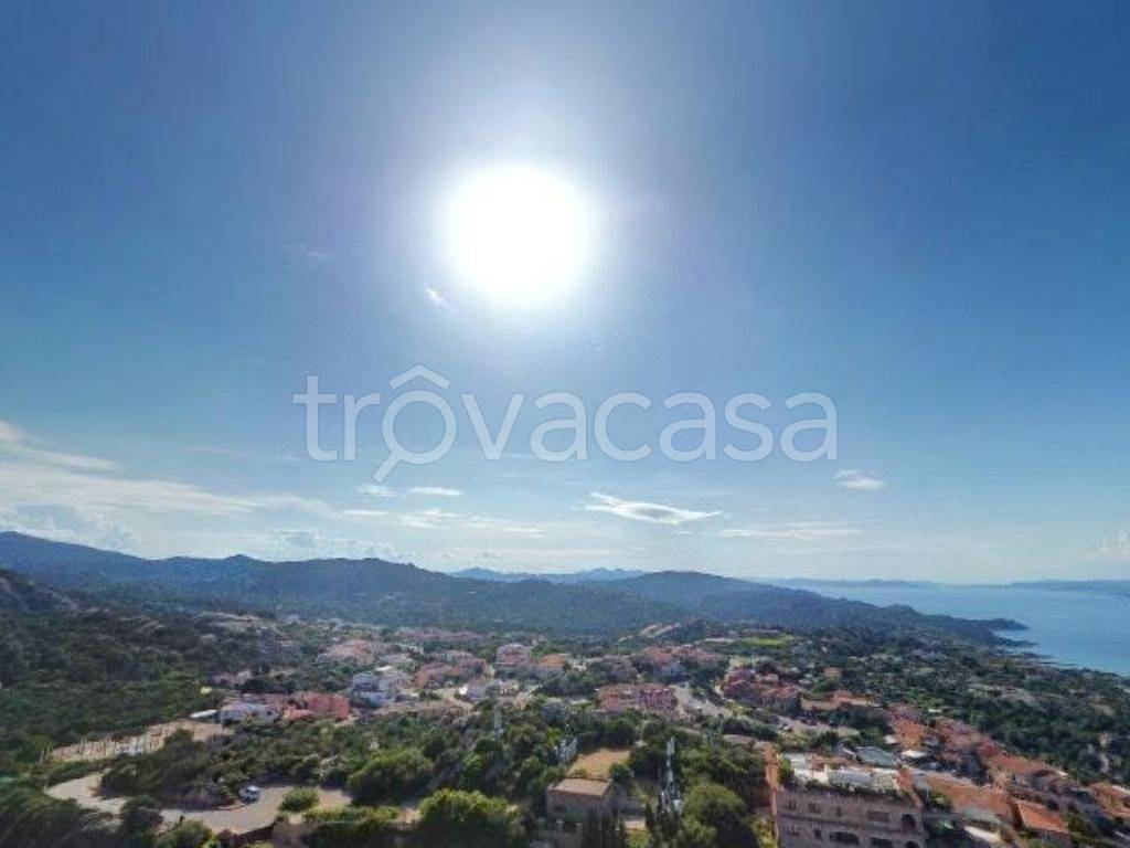 appartamento in vendita ad Arzachena