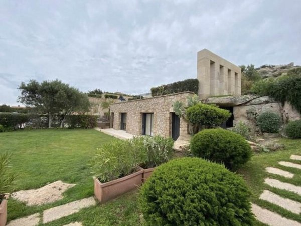 casa indipendente in vendita ad Arzachena in zona Porto Cervo