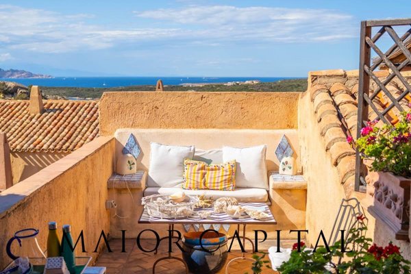 appartamento in vendita ad Arzachena in zona Porto Cervo