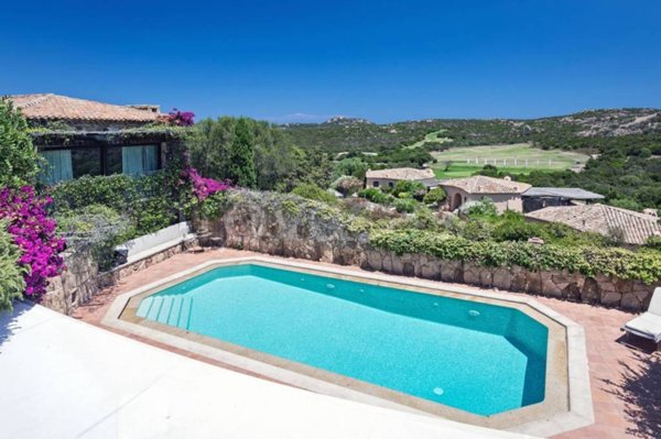 casa indipendente in vendita ad Arzachena