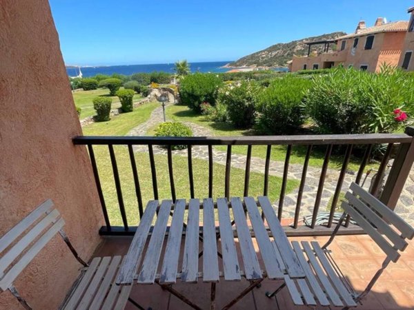 casa indipendente in vendita ad Arzachena in zona Baja Sardinia