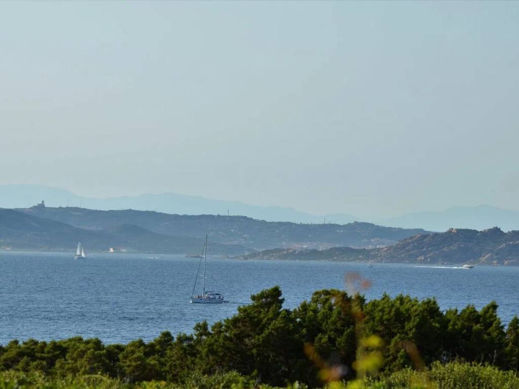 casa indipendente in vendita ad Arzachena in zona Baja Sardinia