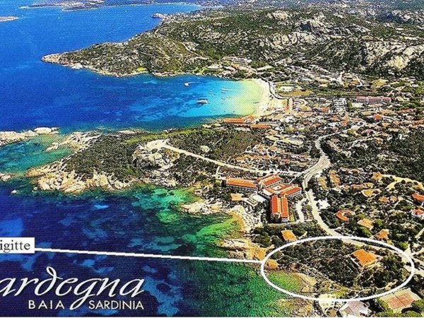 casa indipendente in vendita ad Arzachena in zona Baja Sardinia