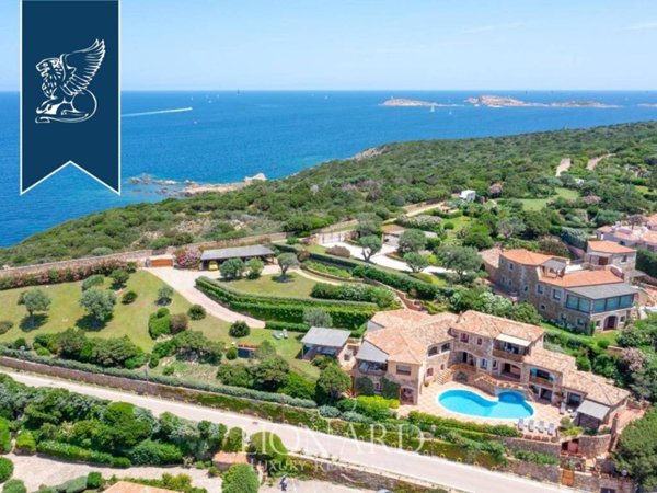 casa indipendente in vendita ad Arzachena in zona Porto Cervo