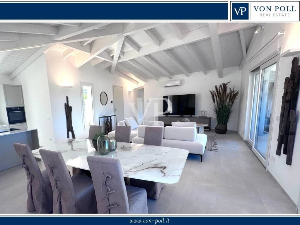 casa indipendente in vendita ad Arzachena in zona Cannigione