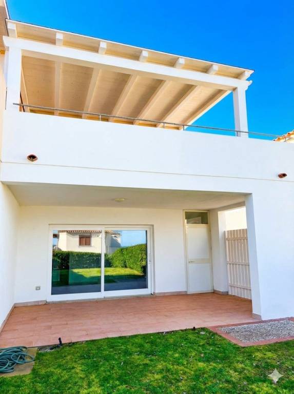 casa indipendente in vendita ad Arzachena in zona Cannigione