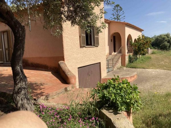casa indipendente in vendita ad Arzachena