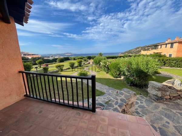 casa indipendente in vendita ad Arzachena in zona Baja Sardinia