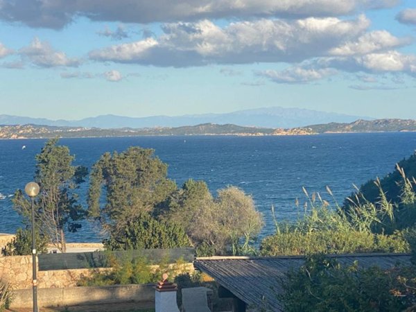 casa indipendente in vendita ad Arzachena in zona Baja Sardinia