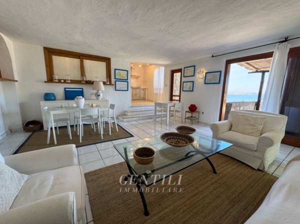appartamento in vendita ad Arzachena in zona Baja Sardinia