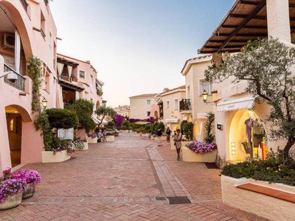 appartamento in vendita ad Arzachena in zona Porto Cervo