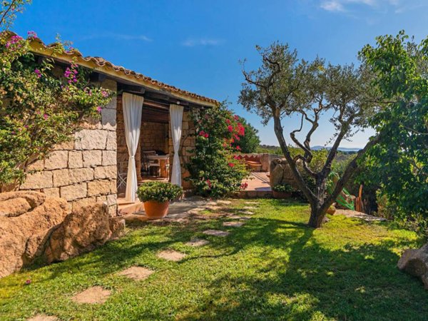 casa indipendente in vendita ad Arzachena in zona Porto Cervo
