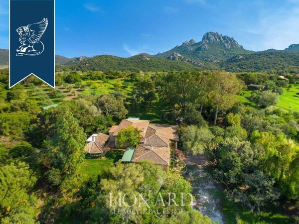 casa indipendente in vendita ad Arzachena in zona Porto Cervo