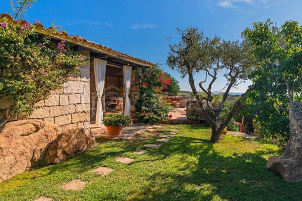 casa indipendente in vendita ad Arzachena in zona Porto Cervo